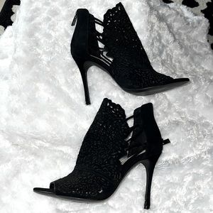 Jessica Simpson Keelin 4 Inch Heel, Open Toe, Black Lace Ankle boots, back zip.